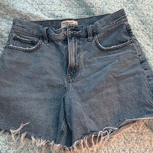 Abercrombie The Loose High Rise Short Light/Medium wash size 29